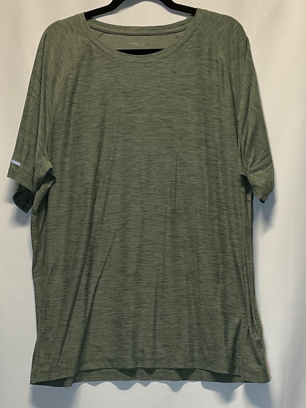 Men's Performance Crew Neck Shirt - Olive Green